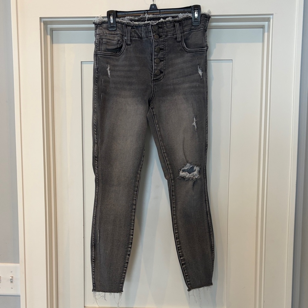 Kut from the Kloth Gray Distressed Cropped Jeans